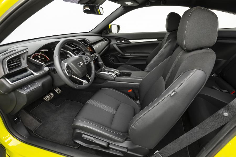 Интерьер Honda Civic Sport Coupe (FC) 2018 года  (NA) (фото 8 из 42)